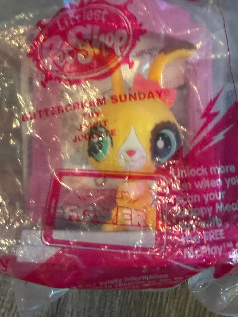 Littlest Pet Shop Yellow & Pink Buttercream Sundae Blind Bag Figure
